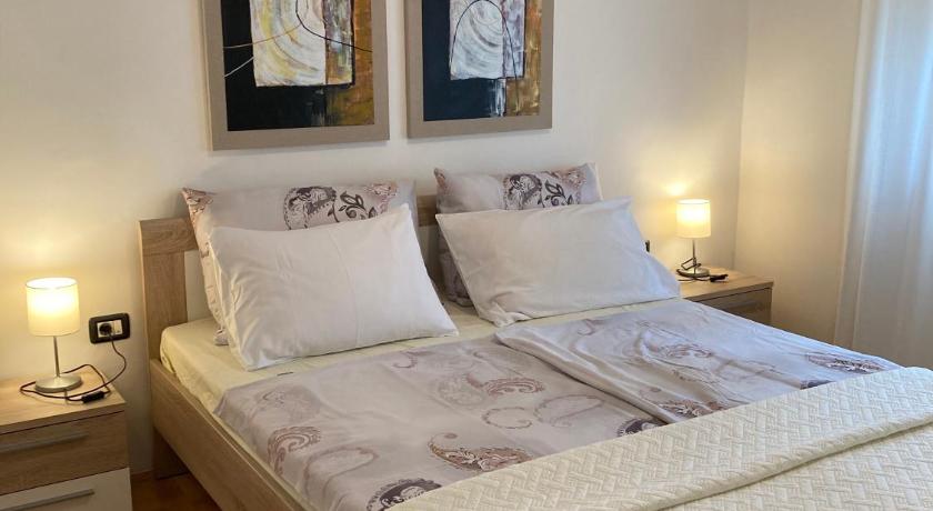 Apartments Bonvenon2Center — Hotel in Pula