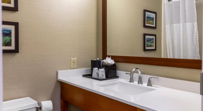Image of 1 King Bed, 2 Queen Beds, Suite, Nonsmoking, Upgrade 14