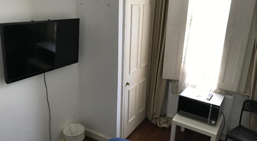 Golders guesthouse photo