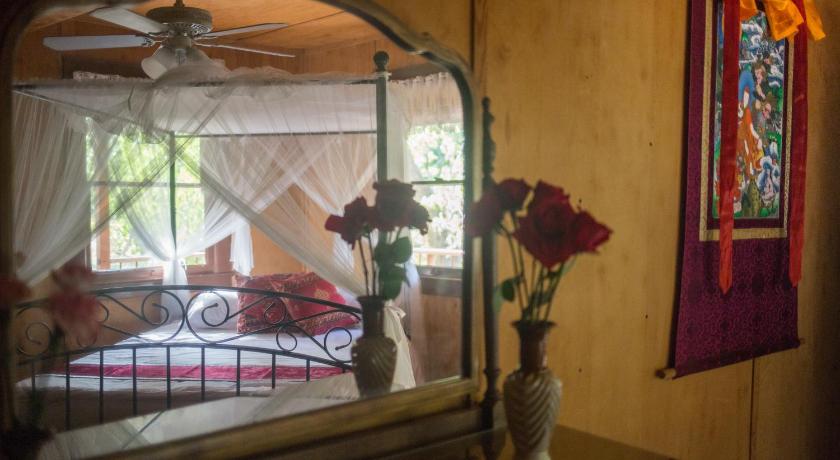 Quiet Mind Lodge, Retreat & Spa Sequoias  photo