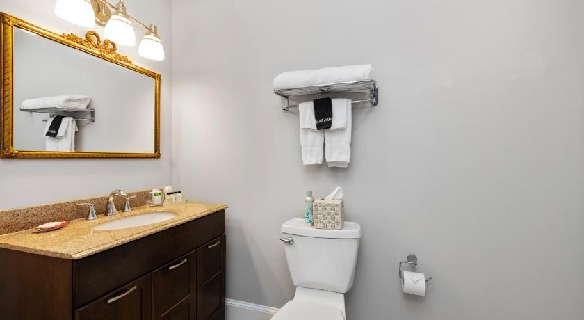 Noble House Inn photo