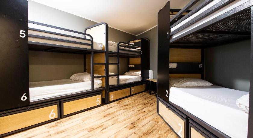 Image of 8 Bed Private Room Ensuite 1