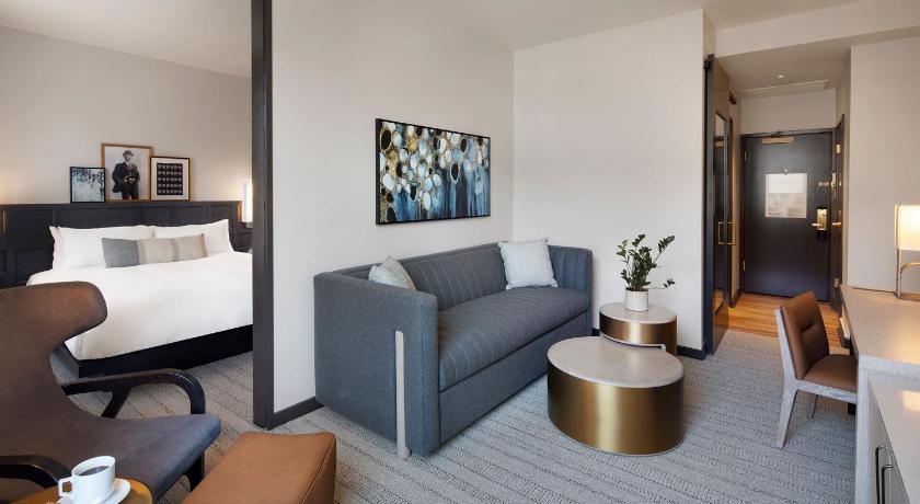 Image of One Bedroom Suite 7