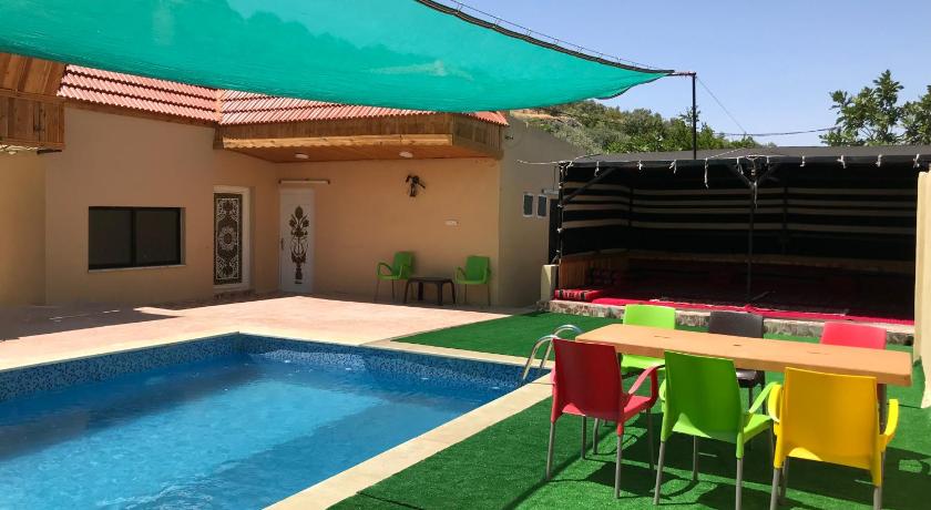 مزرعة سيلا خاصة للعائلات — Hotel in Ajloun