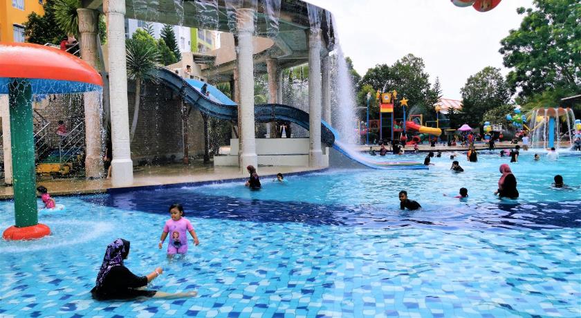 FHS Water Themepark Resort Melaka Town City Tengah - image 15