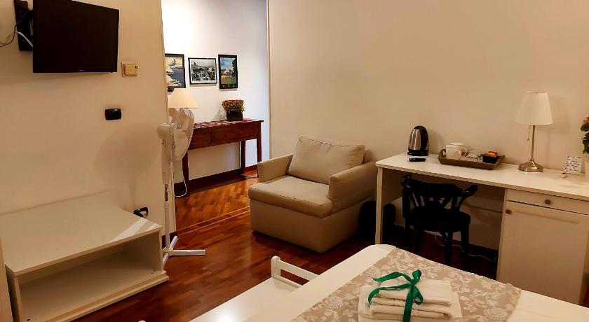 Image of Deluxe Room 11