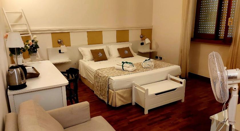 Image of Deluxe Room 5