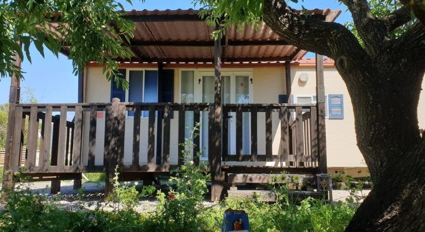 The Farm Tiny House - Tiny Casa — Hotel in Chiclana de la Frontera