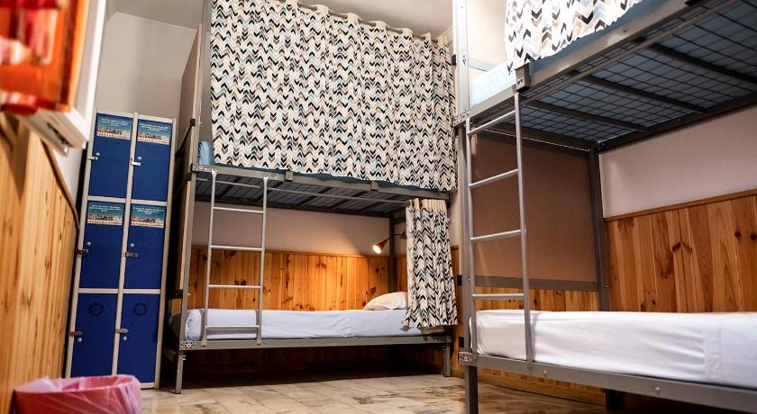 Sevilla Triana Backpackers 3-Star Hotel pool