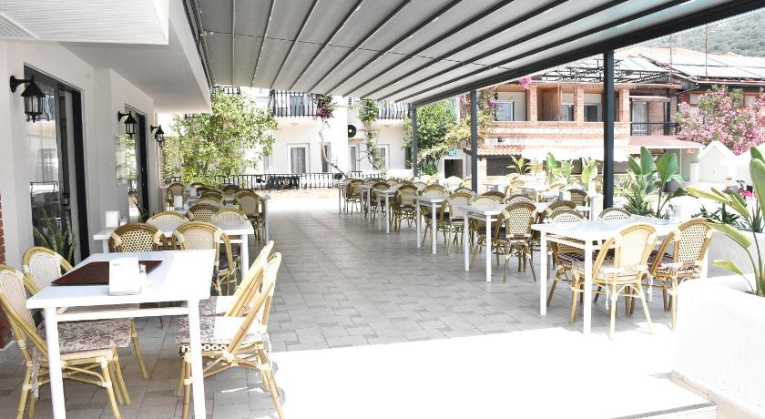 Magic Tulip Hotel - image 5