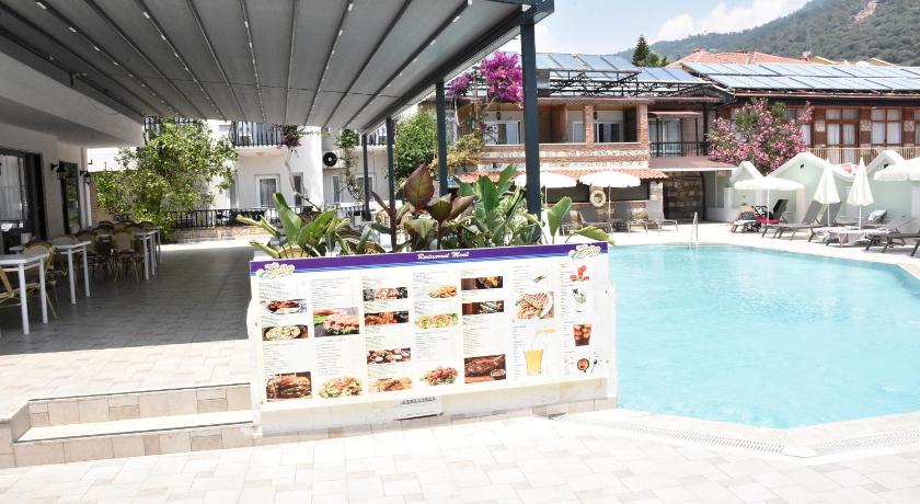 Magic Tulip Hotel - image 8