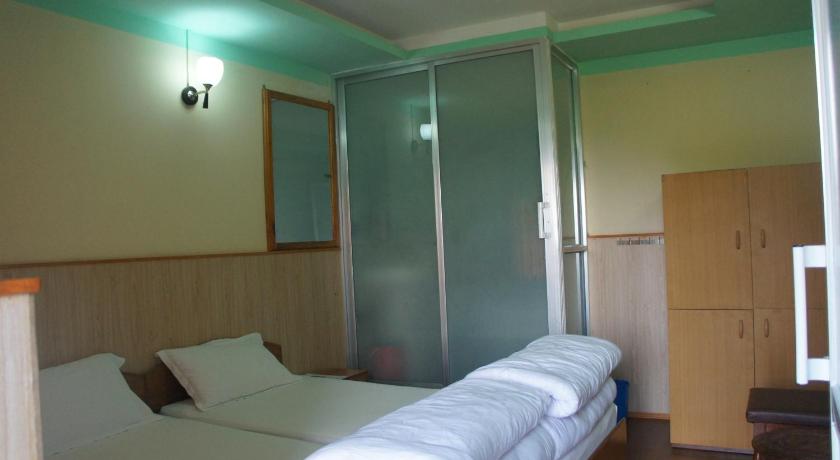Image of Twin Standard 11