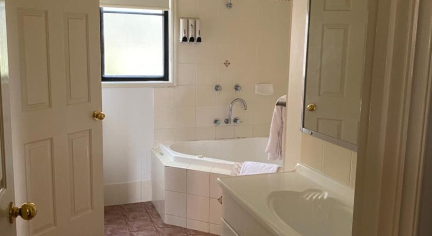 Beautiful Villa in the heart of the Hunter Valley photo