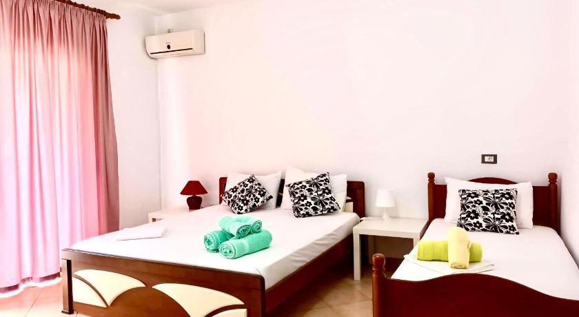 Saranda Rooms - Port photo