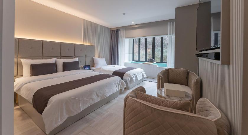 Busan Denbasta Forest hotel Hotel pool