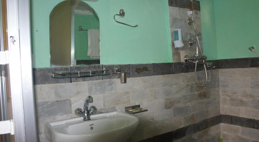 Image of Twin Standard 14