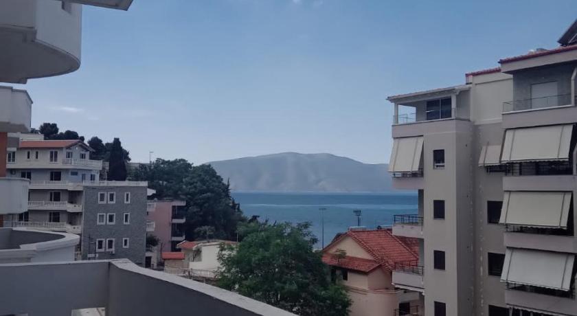 Ari Apartaments — Hotel in Vlora
