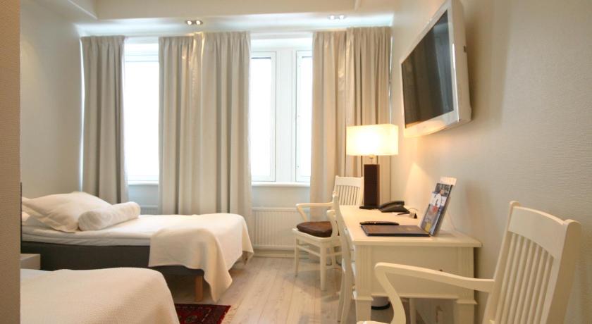Image of 2 Single Beds, Sauna, Nonsmoking 3