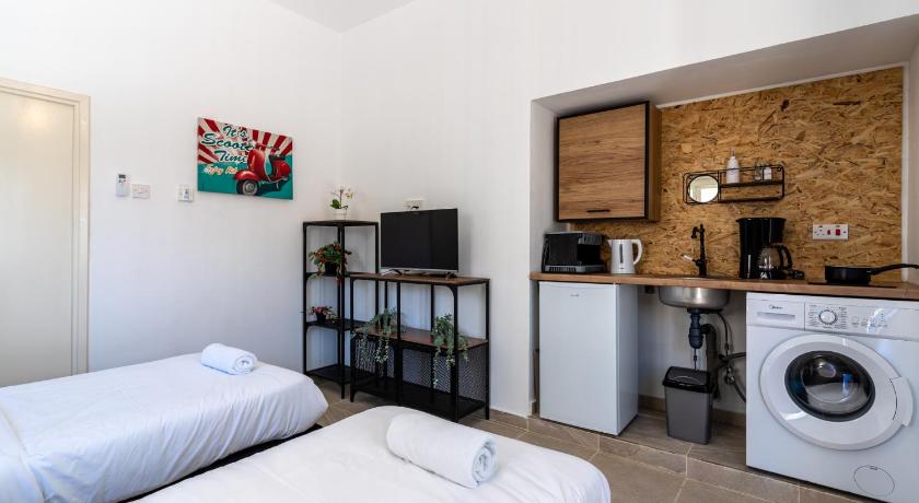 Mufasa Studio in Larnaca w/Terrace