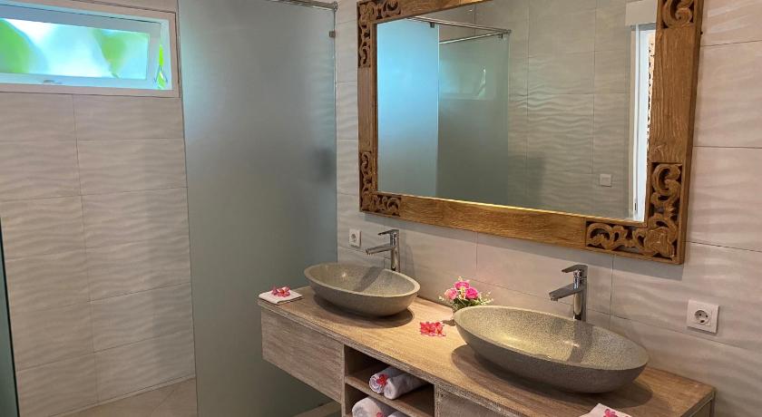 Ceningan Beachside Villas photo