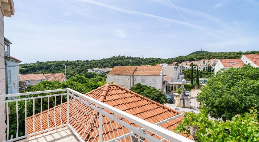 Holiday Home King photo