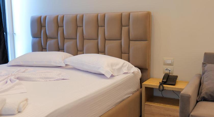 Hotel Alexander photo
