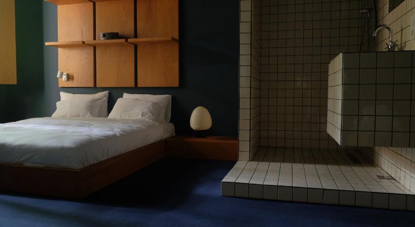 Image of Deluxe Double Room with Balcony 2