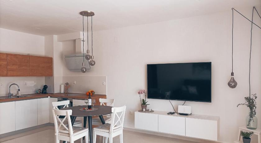 Luxury Apartment Meje - image 14