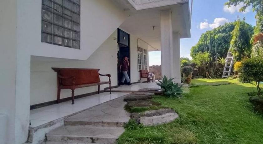 Pall Inn Puncak Mitra RedDoorz - image 11