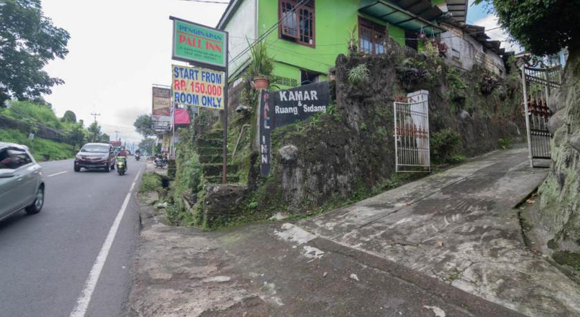 Pall Inn Puncak Mitra RedDoorz - image 9