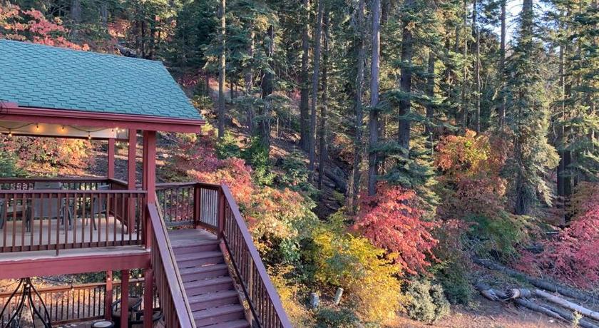 요세미티 웨스트 (CA) YoBee! Park Reservation Included! Heart of Yosemite - Homey Studios and Breakfast 4성급 숙소 레스토랑