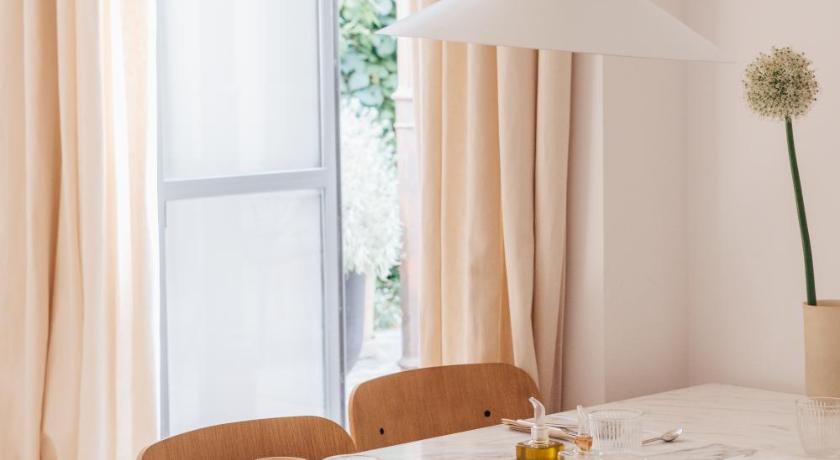 Sevilla Placido y Grata 4-Star Hotel restaurant