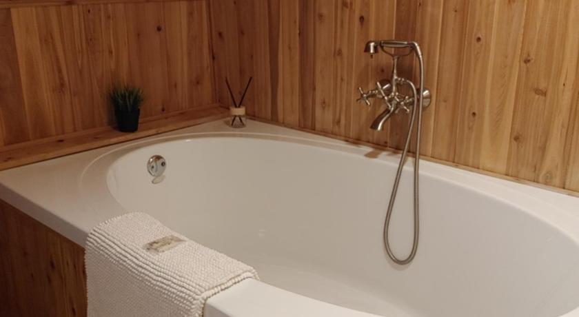 Stonewater Manor B&B photo
