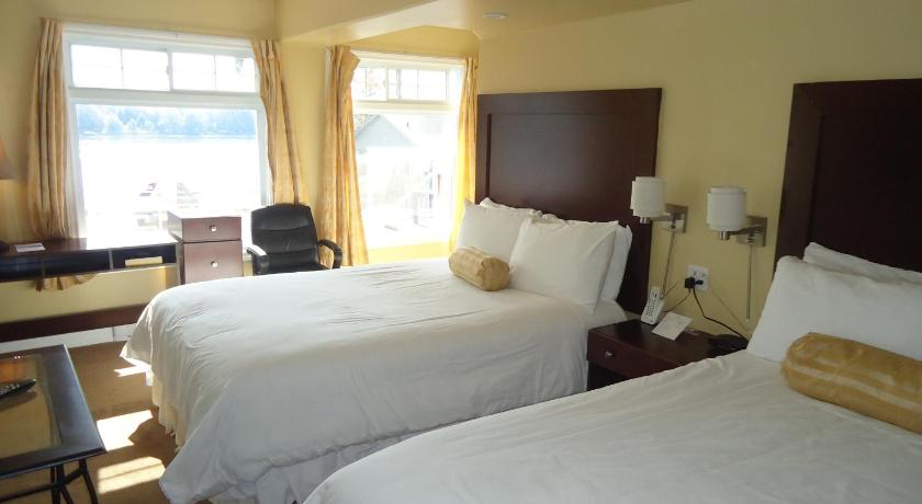 Bayside Inn & Waterfront Suites