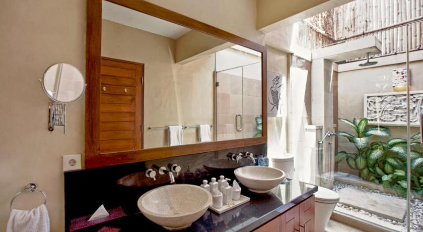 Villa Seriska Seminyak - image 30