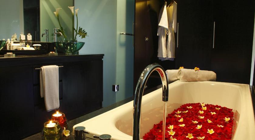 バリ Sun Island Boutique Villas & Spa Seminyak 4つ星 ホテル レストラン