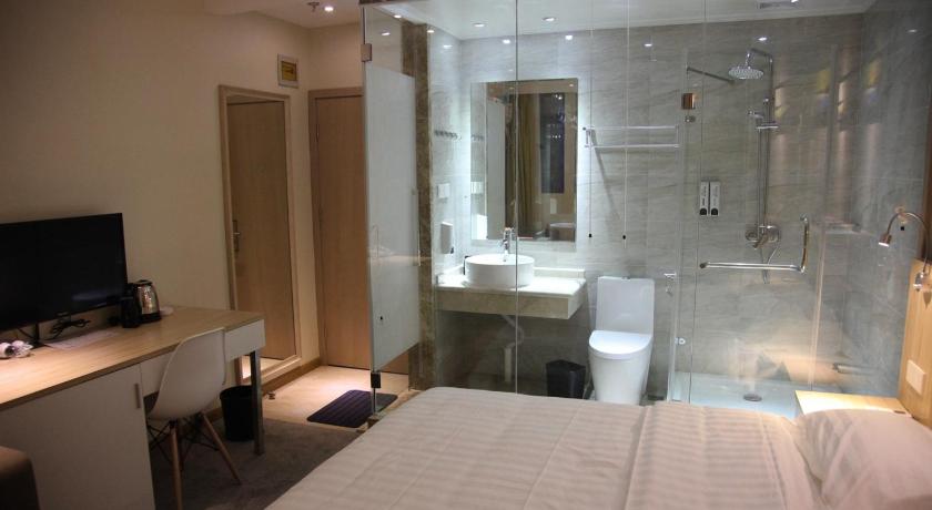 Image of Deluxe Queen Room 11