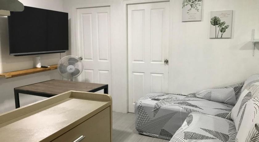 8SPATIAL GROUND FLOOR &amp; CORNER EXIT — Hotel in Davao City