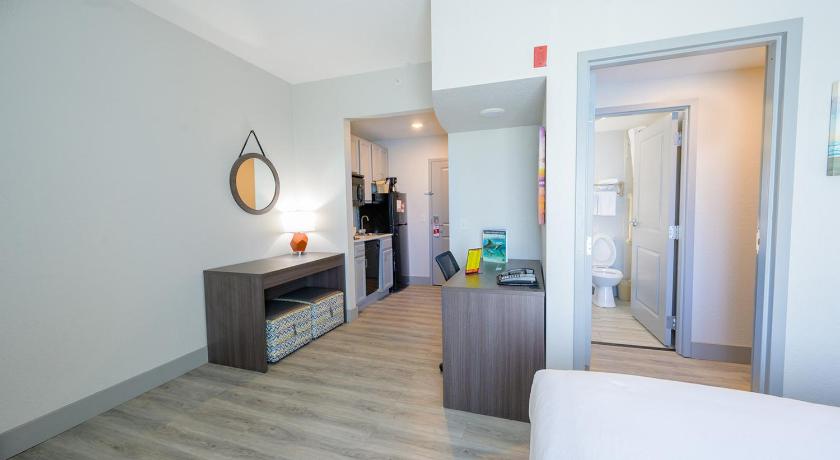 Image of 1 Queen Bed Efficiency, Non-Smoking 8