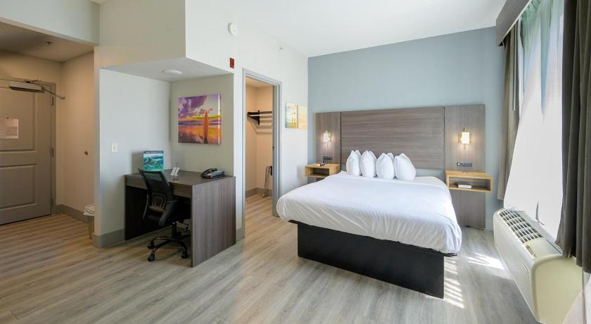 Image of 1 Queen Bed, Studio Suite, Non-Smoking 3