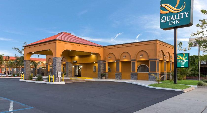 Quality Inn Redding near I-5 photo