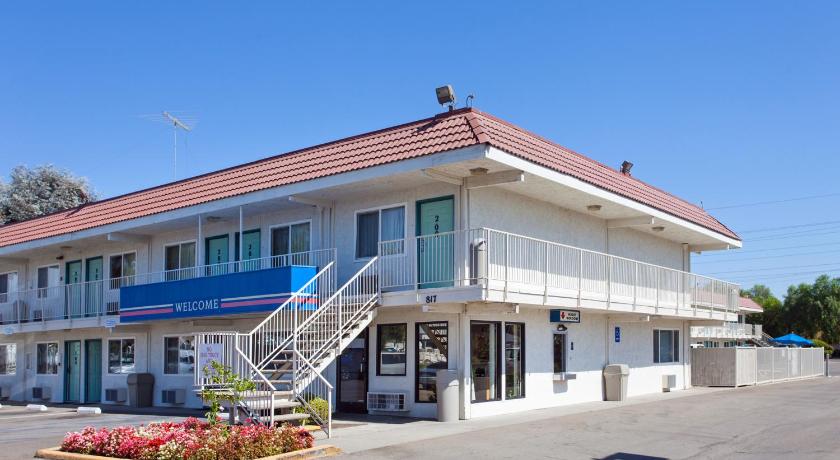 Motel 6-Stockton, CA - Charter Way West