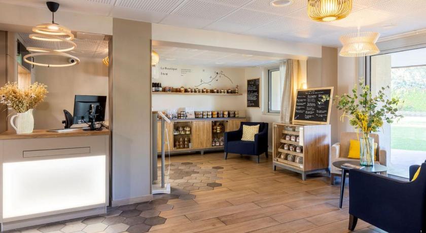 Best Western La Porte des Chateaux photo