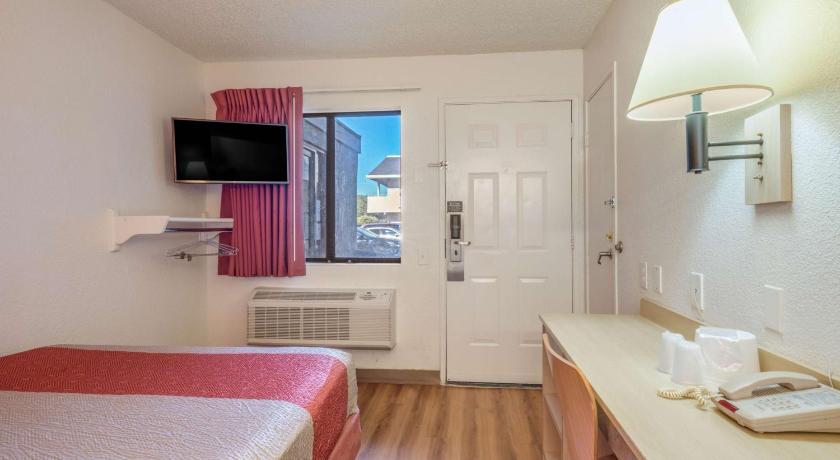 Motel 6-Fairfield, CA - North photo