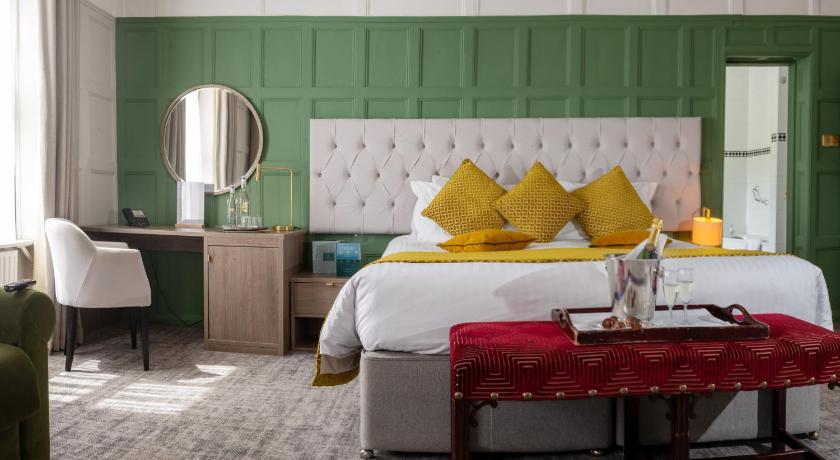 Deluxe ‘Charles Allen Jones Suite’ Family Room fotója 0
