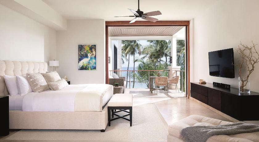 Image of Three Bedroom Mid-Floor, 3 Bedroom Residence, Oceanfront, Balcony 11