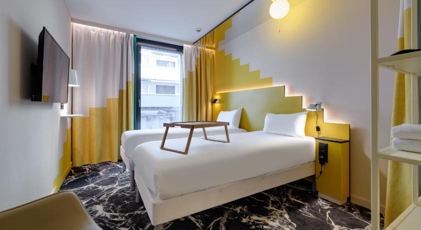 Image of Standard room with 2 single beds (100x200 cm) 0
