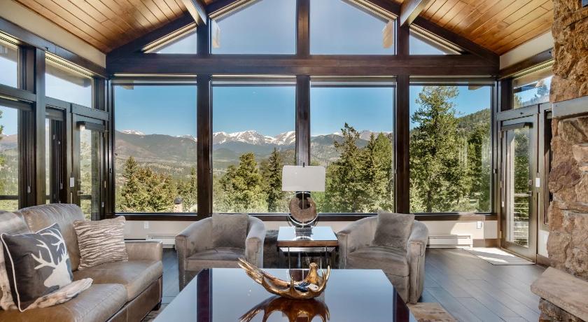 Hyler Mountain Lodge Home — Hotel in Estes Park (CO)