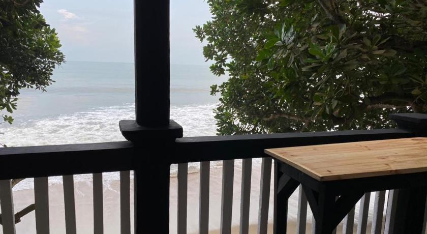 Villa Lippo carita langsung pantai 3bedroom photo