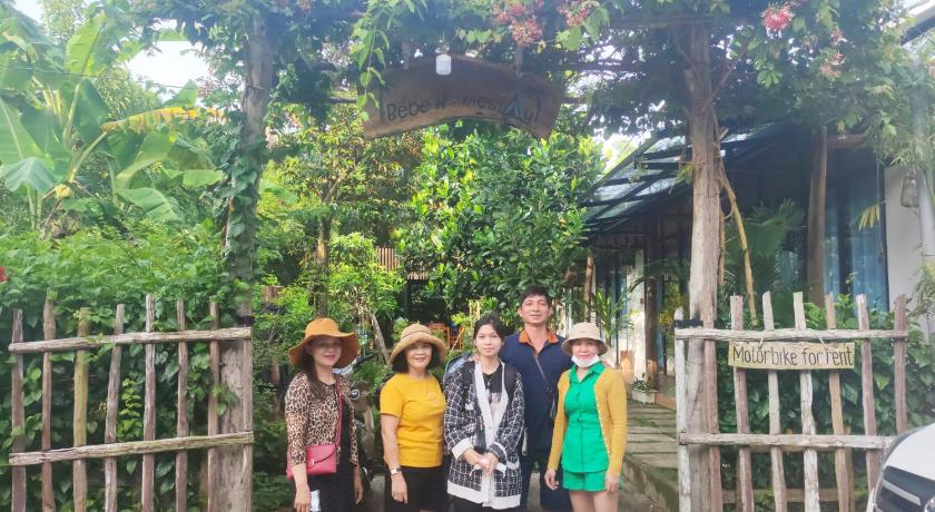 people standing next to each other, Bebe Homestay Phu Quoc in Phú Quốc Island